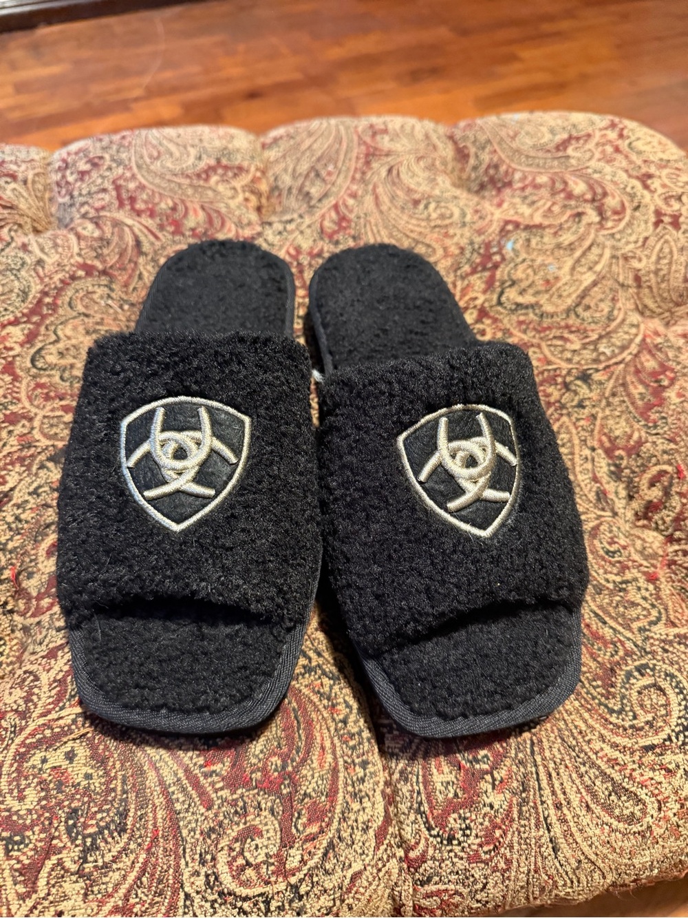 Ariat Black Fuzzy Slide Slippers with Embroidered Crest